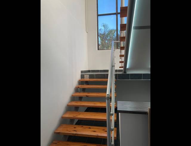183M² OFFICE TO LET IN GILLITTS